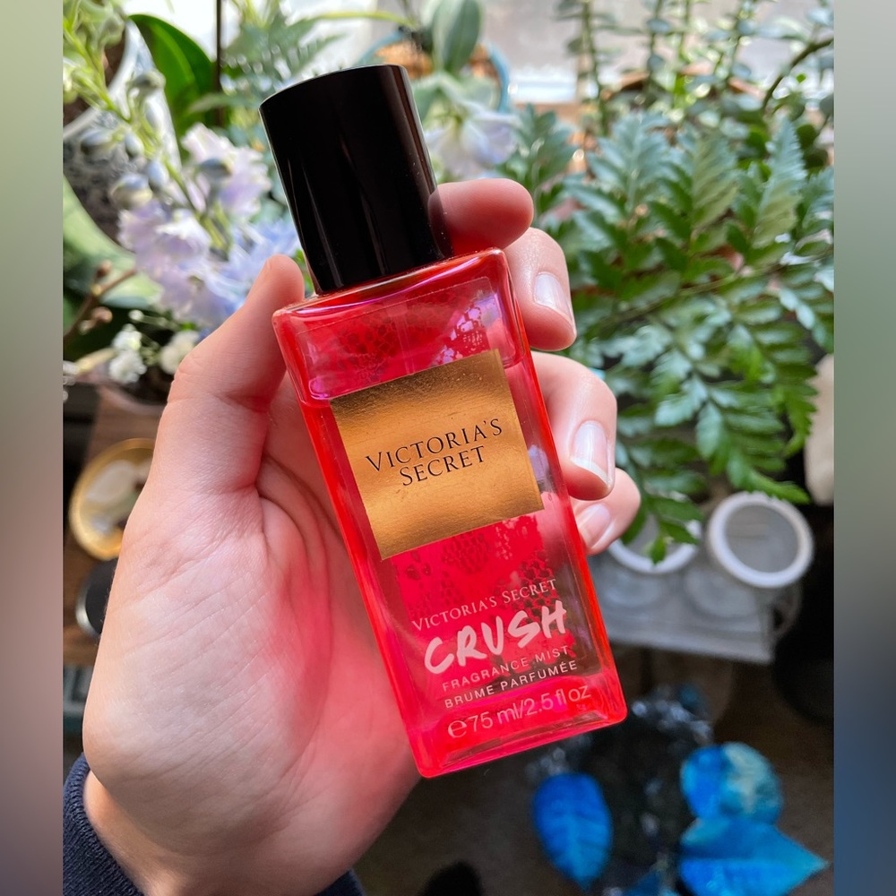 Victoria’s Secret • crush fragrance mist